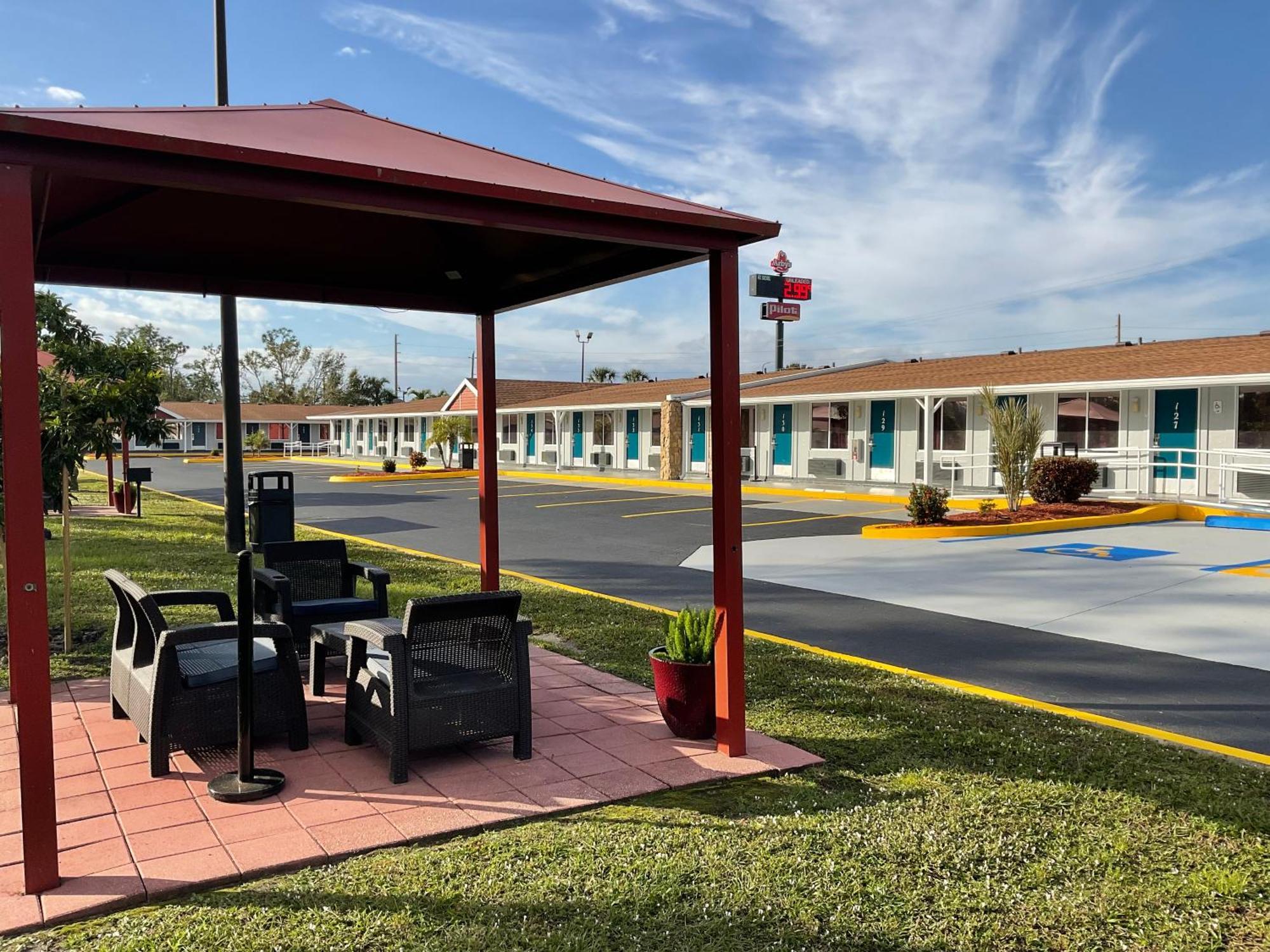 Knights Inn Punta Gorda Exteriör bild