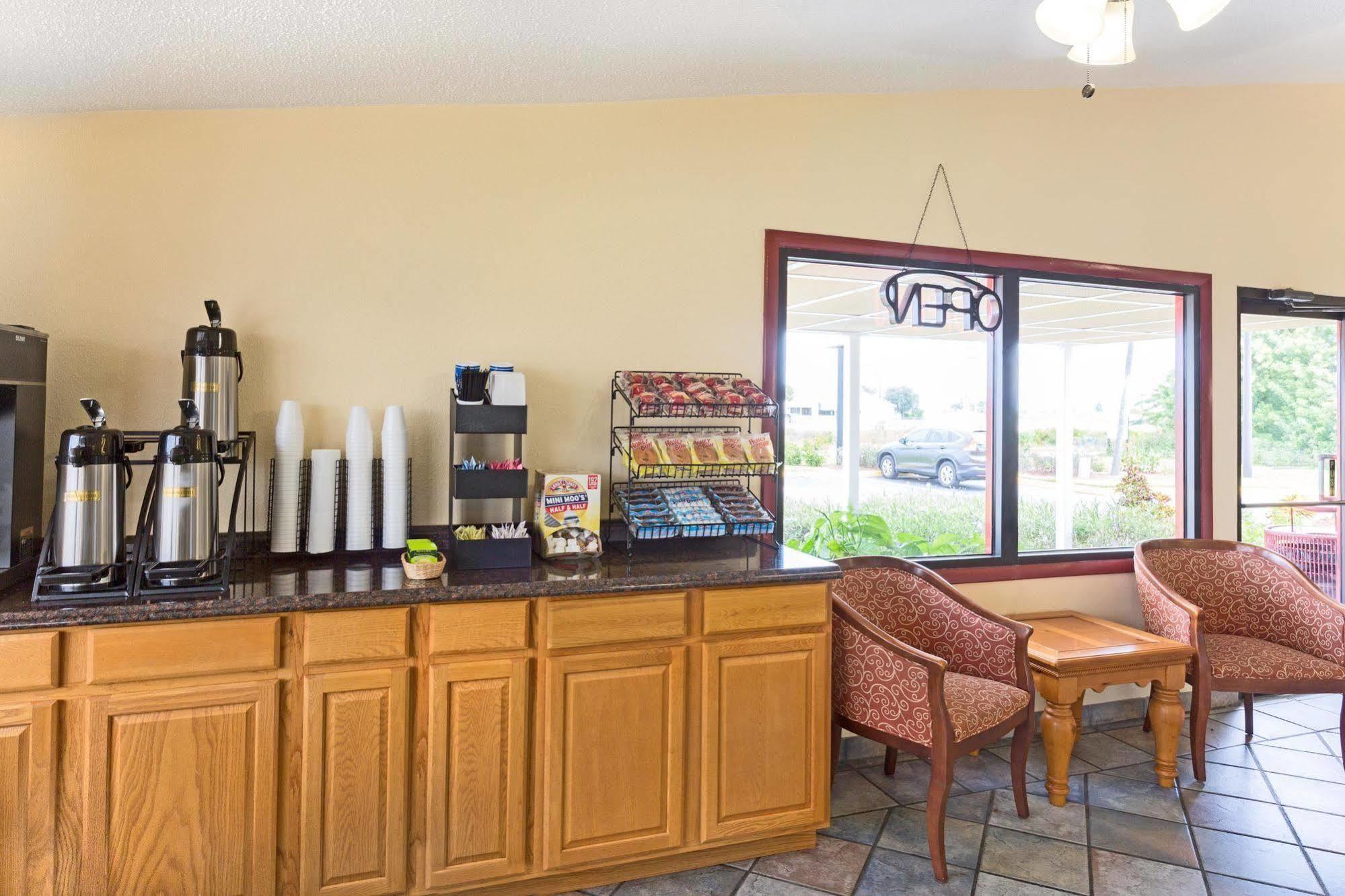 Knights Inn Punta Gorda Exteriör bild